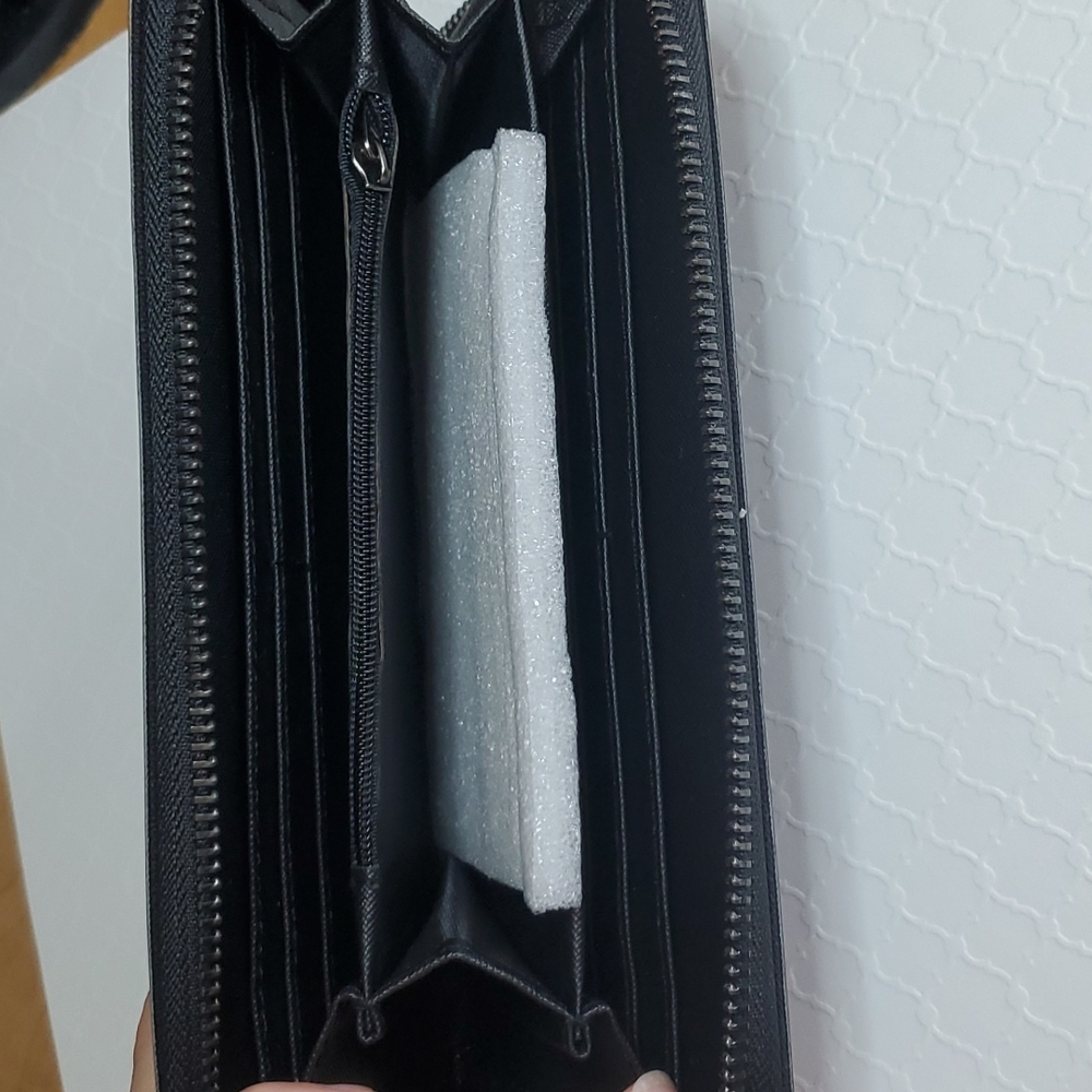 Reflective Wallet, Zipper Wallet, Hard Shell Wallet - Picture 3 of 3